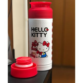 サンリオ(サンリオ)の【未使用】HELLO KITTY(ハロー キティー)ステンレスボトル/レッド(キャラクターグッズ)