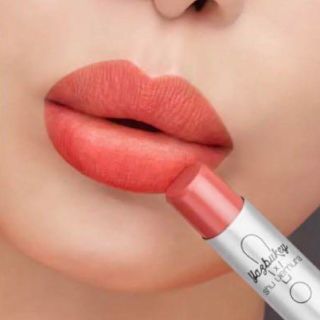 シュウウエムラ(shu uemura)の【新品未使用】シュウウエムラ♡ルージュアンリミテッドシュプリームマット　口紅(口紅)