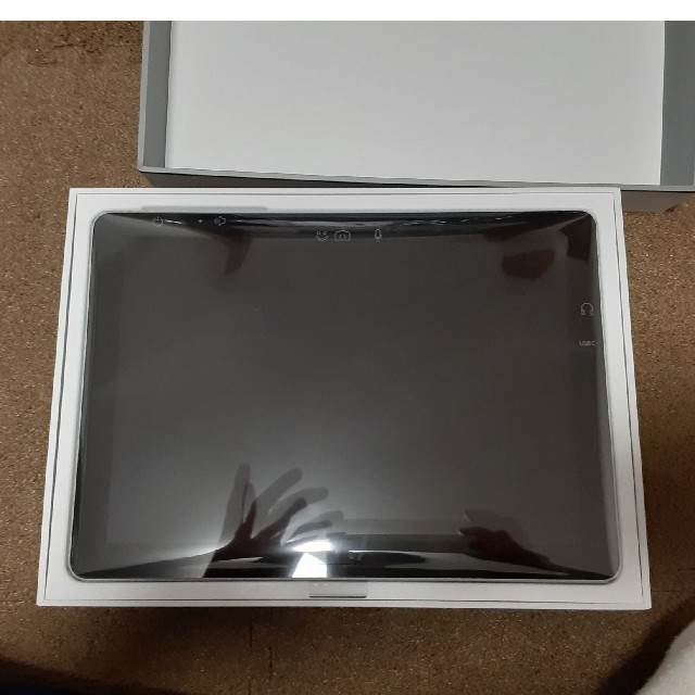 4GBストレージ容量【未使用】Surface Go MHN-00017