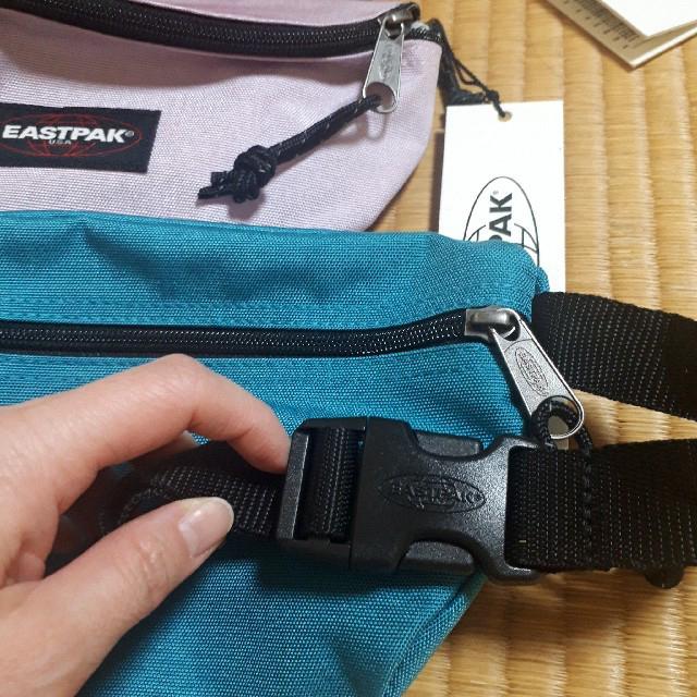 EASTPAK(イーストパック)の新品　EASTPAK  ヒップバック　 レディースのバッグ(ボディバッグ/ウエストポーチ)の商品写真