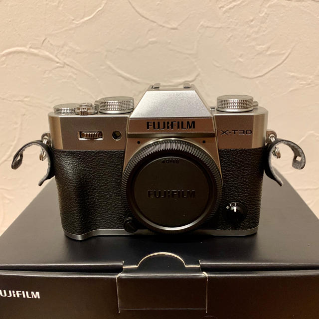 お1人様1点限り】 富士フイルム ミラーレス一眼 美品 FUJIFILM X-T30