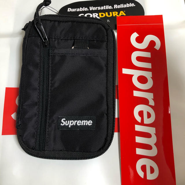 Supreme(シュプリーム)のSupreme Small Zip Pouch black Wallet ハンドメイドのファッション小物(ポーチ)の商品写真