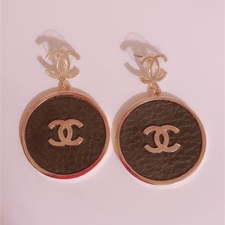 シャネル(CHANEL)のCHANEL ロゴピアス(ピアス)