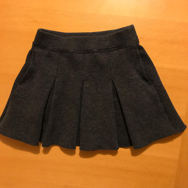 UNIQLO(ユニクロ)のユニクロ　キッズ　スカート 100 キッズ/ベビー/マタニティのキッズ服女の子用(90cm~)(スカート)の商品写真
