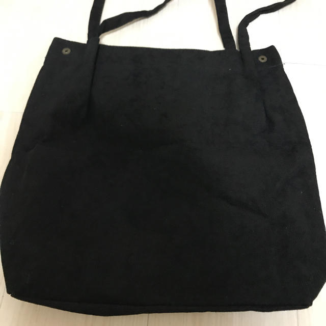 ZARA(ザラ)の【新品】黒　A4サイズ　トートバッグ　当日発送 レディースのバッグ(トートバッグ)の商品写真