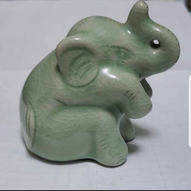 タイのチェンマイの象のガラスの置物の通販 By ももさき ラクマ タイのチェンマイの象のガラスの置物の通販 By ももさき ラクマ