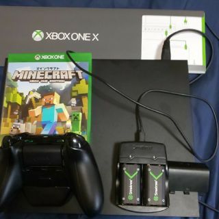 エックスボックス(Xbox)のXbox One X  本体 ブラック (HDD 1TBおまけマインクラフト付き(家庭用ゲーム機本体)