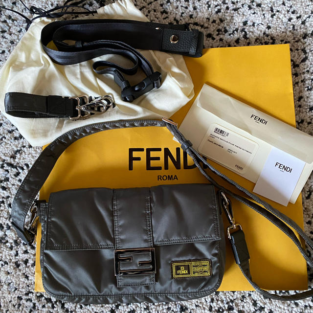 FENDI - FENDI ️PORTER コラボボディバッグの通販 by TOMO's shop｜フェンディならラクマ