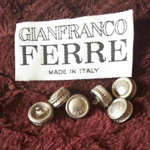 Gianfranco FERRE(ジャンフランコフェレ)のFERRE ボタン6個 ハンドメイドの素材/材料(各種パーツ)の商品写真