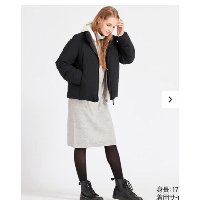 UNIQLO(ユニクロ)のユニクロハイブリッドダウンパーカー（ブラックLサイズ） レディースのジャケット/アウター(ダウンジャケット)の商品写真