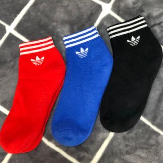 アディダス(adidas)の❤︎アディダス オリジナルスの 3色の靴下❤︎(ソックス)