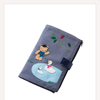 ファミリア(familiar)の新品　ファミリア　カードケース　母子手帳　マルチケース(母子手帳ケース)