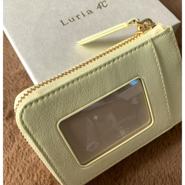 ルリア4°c  マルチケース　二つ折り財布　折財布　Luria4°c  牛革 レディースのファッション小物(財布)の商品写真
