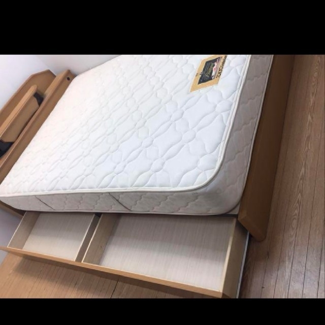 SIMMONS(シモンズ)のKsuke 様専用　マットレス付き　引き出し付き　ライト付き　シモンズ インテリア/住まい/日用品のベッド/マットレス(ダブルベッド)の商品写真