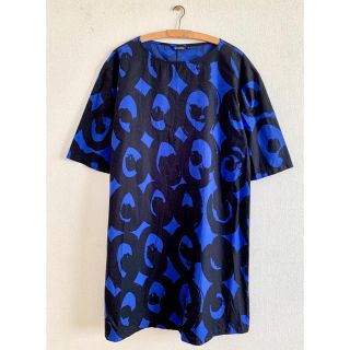 マリメッコ(marimekko)の美品★marimekko 膝丈　Aライン　ワンピース　青　34(ひざ丈ワンピース)