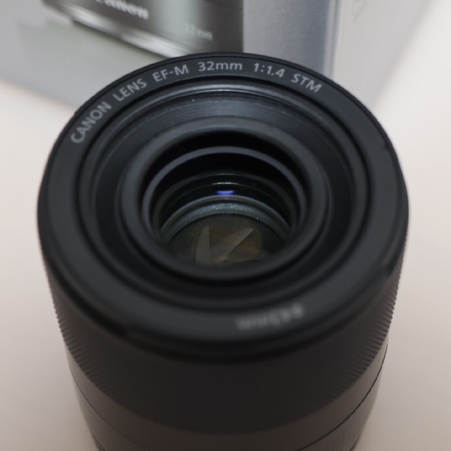 Canon EF-M32F1.4 STM  撥水レンズプロテクタ付き