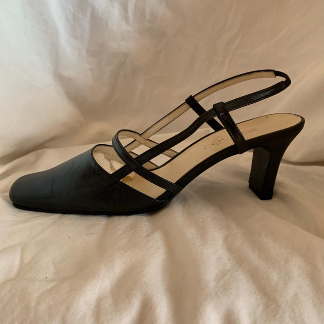 パンプス　黒　25.5 レディースの靴/シューズ(ハイヒール/パンプス)の商品写真