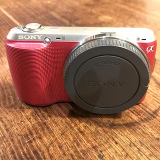 ソニー(SONY)のsony nex-c3 ピンク　ボディ(ミラーレス一眼)