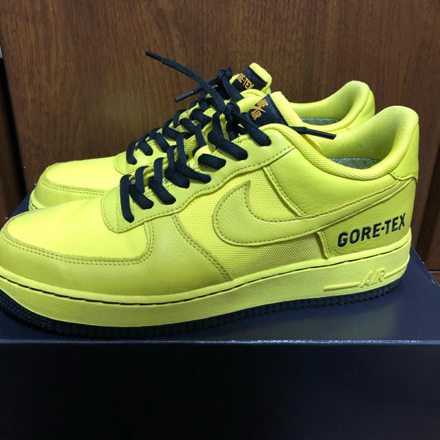 NIKE(ナイキ)のAIR FORCE1 LOW GORE-TEX DYNAMIC YELLOW メンズの靴/シューズ(スニーカー)の商品写真