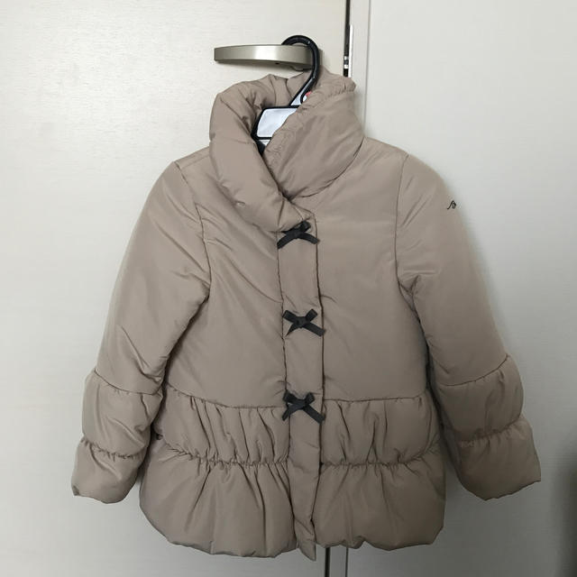 BeBe(ベベ)のBeBe ダウンコート　130 キッズ/ベビー/マタニティのキッズ服男の子用(90cm~)(ジャケット/上着)の商品写真