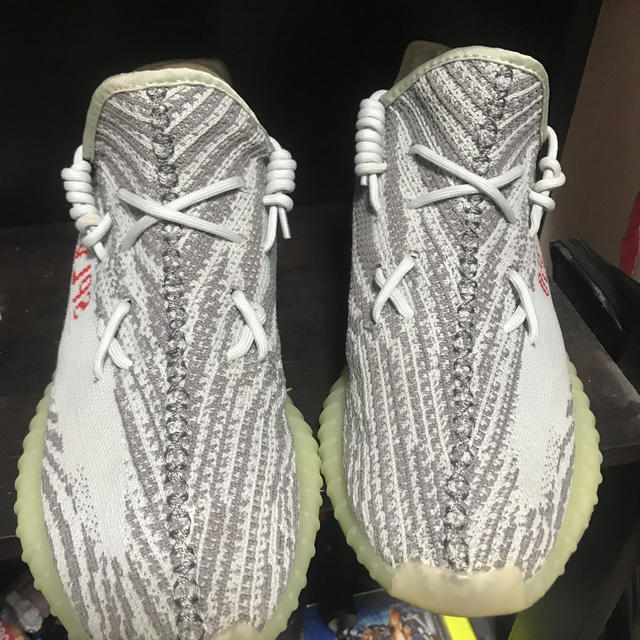 adidas(アディダス)の【今日だけ値下げ】yeezy boost 350v2 ブルーティント  メンズの靴/シューズ(スニーカー)の商品写真