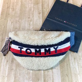 トミーヒルフィガー(TOMMY HILFIGER)の新品未使用 トミー ボア ホワイト ウエストポーチ ボディバッグ(ボディバッグ/ウエストポーチ)