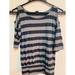 フォーエバートゥエンティーワン(FOREVER 21)の【フォーエバー21】モノトーンボーダーオープンショルダーカットソー♪~120~(Tシャツ/カットソー)