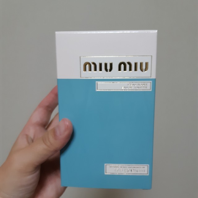 miumiu(ミュウミュウ)のミュウミュウ　ローロゼオードトワレ　50ml コスメ/美容の香水(香水(女性用))の商品写真