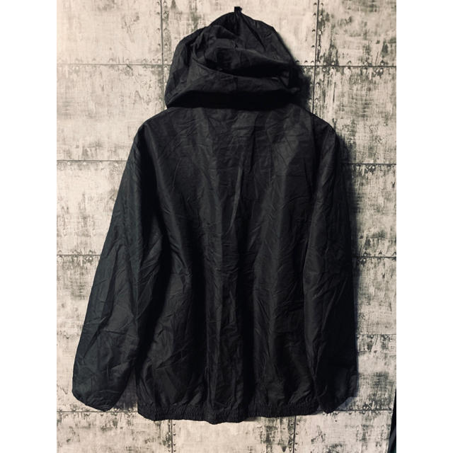 UMBRO(アンブロ)のUMBRO ナイロンジャケット　パーカー　黒　ブラック　アンブロ メンズのジャケット/アウター(ナイロンジャケット)の商品写真