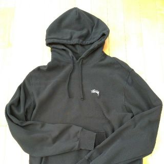 ステューシー(STUSSY)の【STUSSY】STOCK LOGO HOOD  ステューシーパーカーＸＬ(パーカー)