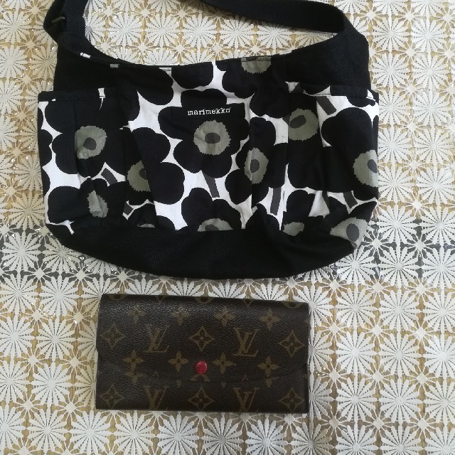 marimekko(マリメッコ)のMarimekko　ハンドメイドショルダーバッグ ウニッコ　黒 レディースのバッグ(ショルダーバッグ)の商品写真