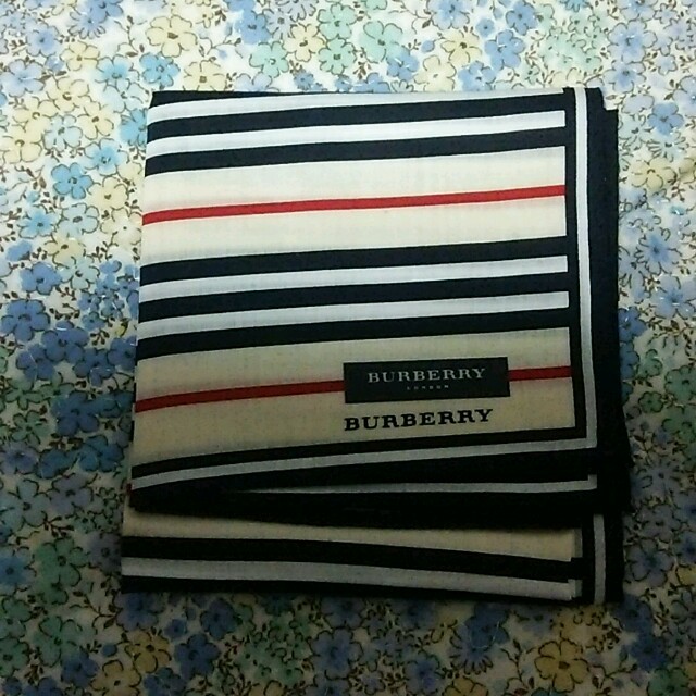 BURBERRY(バーバリー)のバーバリー ボーダーのハンカチ 未使用 レディースのファッション小物(ハンカチ)の商品写真