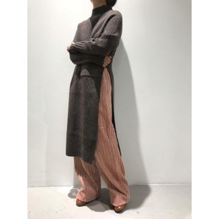 トーガ(TOGA)のyuko29440様専用 pelleq rib long slit jumper(ニット/セーター)