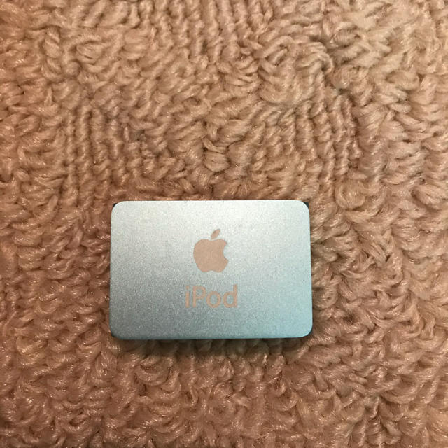 Apple(アップル)の【美品】iPod shuffle スマホ/家電/カメラのオーディオ機器(ポータブルプレーヤー)の商品写真