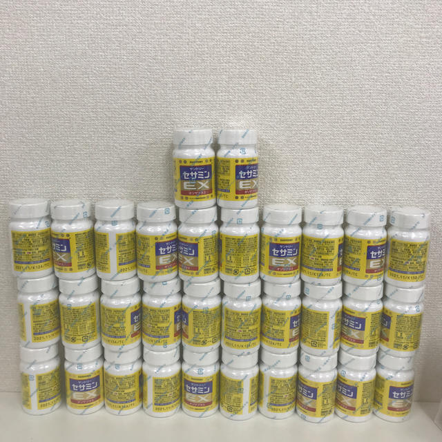 贅沢屋の サントリー セサミンEX 90粒入 32本 ビタミン 贅沢屋の サントリー セサミンEX 90粒入 32本 ビタミン