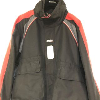 バレンシアガ(Balenciaga)のBALENCIAGA Cシェイプ　ダウンジャケット(ダウンジャケット)