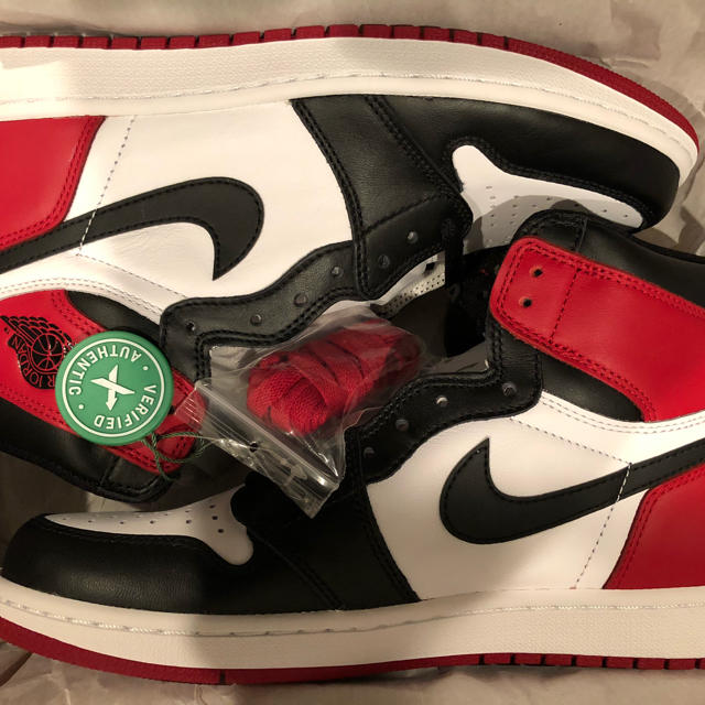 NIKE(ナイキ)の2016年 つま黒 NIKE AIR JORDAN 1 OG BLACK TOE メンズの靴/シューズ(スニーカー)の商品写真