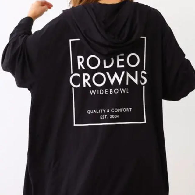 RODEO CROWNS WIDE BOWL(ロデオクラウンズワイドボウル)のロデオクラウンズ　SWIM LONG GIPパーカー新品未使用 レディースのトップス(パーカー)の商品写真