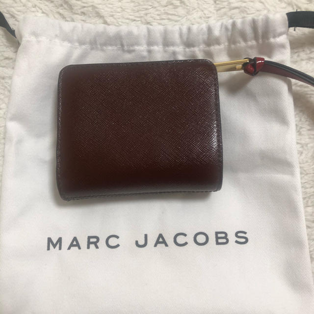 MARC JACOBS(マークジェイコブス)のマークジェイコブス  財布　ミニウォレット　二つ折り　ブラックレッド レディースのファッション小物(財布)の商品写真