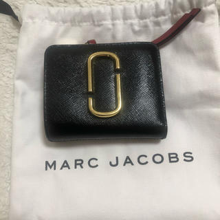 マークジェイコブス(MARC JACOBS)のマークジェイコブス  財布　ミニウォレット　二つ折り　ブラックレッド(財布)