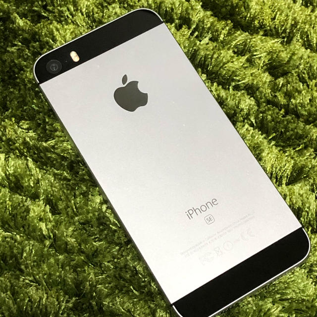 iPhone SE 64GB スペースグレー