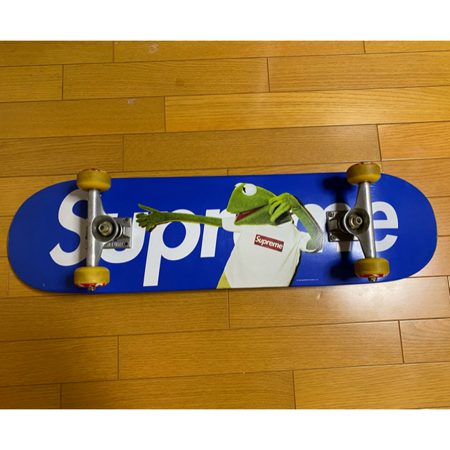 Supreme(シュプリーム)のシュプリーム カーミット スケボー コンプリート品 スポーツ/アウトドアのスポーツ/アウトドア その他(スケートボード)の商品写真