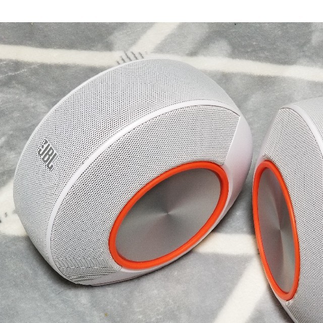 JBL Pebbles バスパワードスピーカー USB/DAC内蔵 スマホ/家電/カメラのオーディオ機器(スピーカー)の商品写真