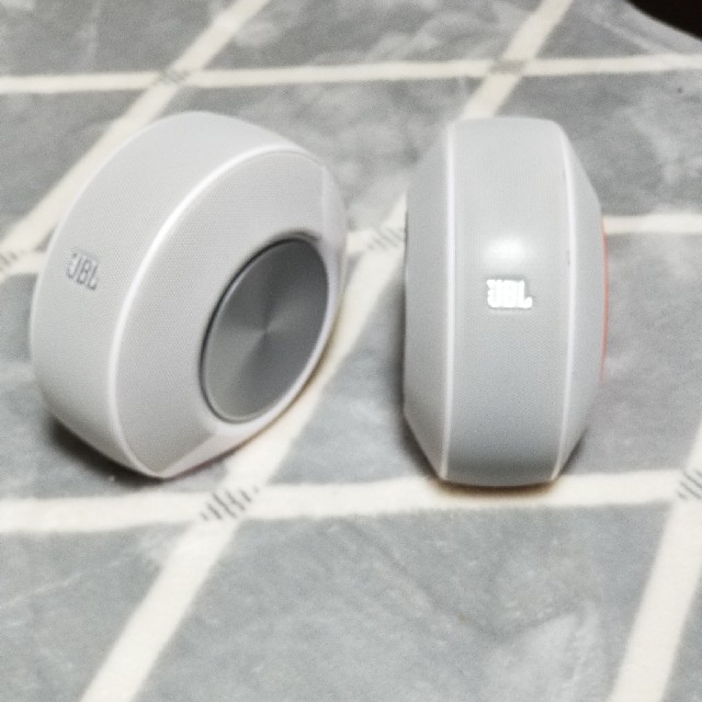 JBL Pebbles バスパワードスピーカー USB/DAC内蔵 スマホ/家電/カメラのオーディオ機器(スピーカー)の商品写真