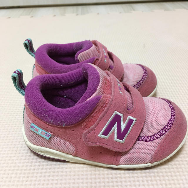 New Balance(ニューバランス)のニューバランス　スニーカー　13.5 キッズ/ベビー/マタニティのベビー靴/シューズ(~14cm)(スニーカー)の商品写真