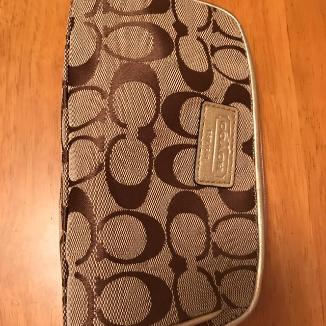 COACH(コーチ)のcoach ポーチ レディースのファッション小物(ポーチ)の商品写真