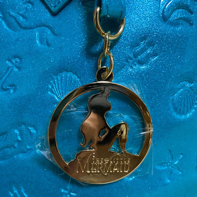 Disney(ディズニー)の【希少】ラウンジフライ Loungeflyリトルマーメイドアリエルエナメルバッグ レディースのバッグ(ボストンバッグ)の商品写真