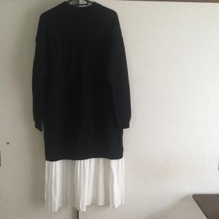 フォーエバートゥエンティーワン(FOREVER 21)の新品　フォーエバー21 ワンピース　プリーツスカート　白　黒　ニット　セーター(ひざ丈ワンピース)