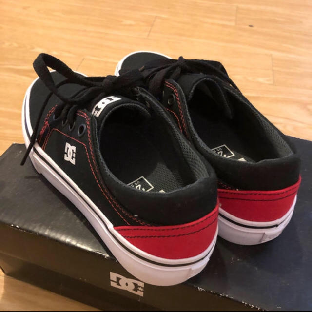 DC SHOES(ディーシーシューズ)の【未使用】DC SHOES キッズスニーカー21cm キッズ/ベビー/マタニティのキッズ靴/シューズ(15cm~)(スニーカー)の商品写真