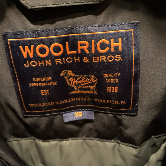 WOOLRICH(ウールリッチ)のさあてぃっち様専用ラグジュアリーアークティックパーカ　夏限定お値下げ メンズのジャケット/アウター(ダウンジャケット)の商品写真